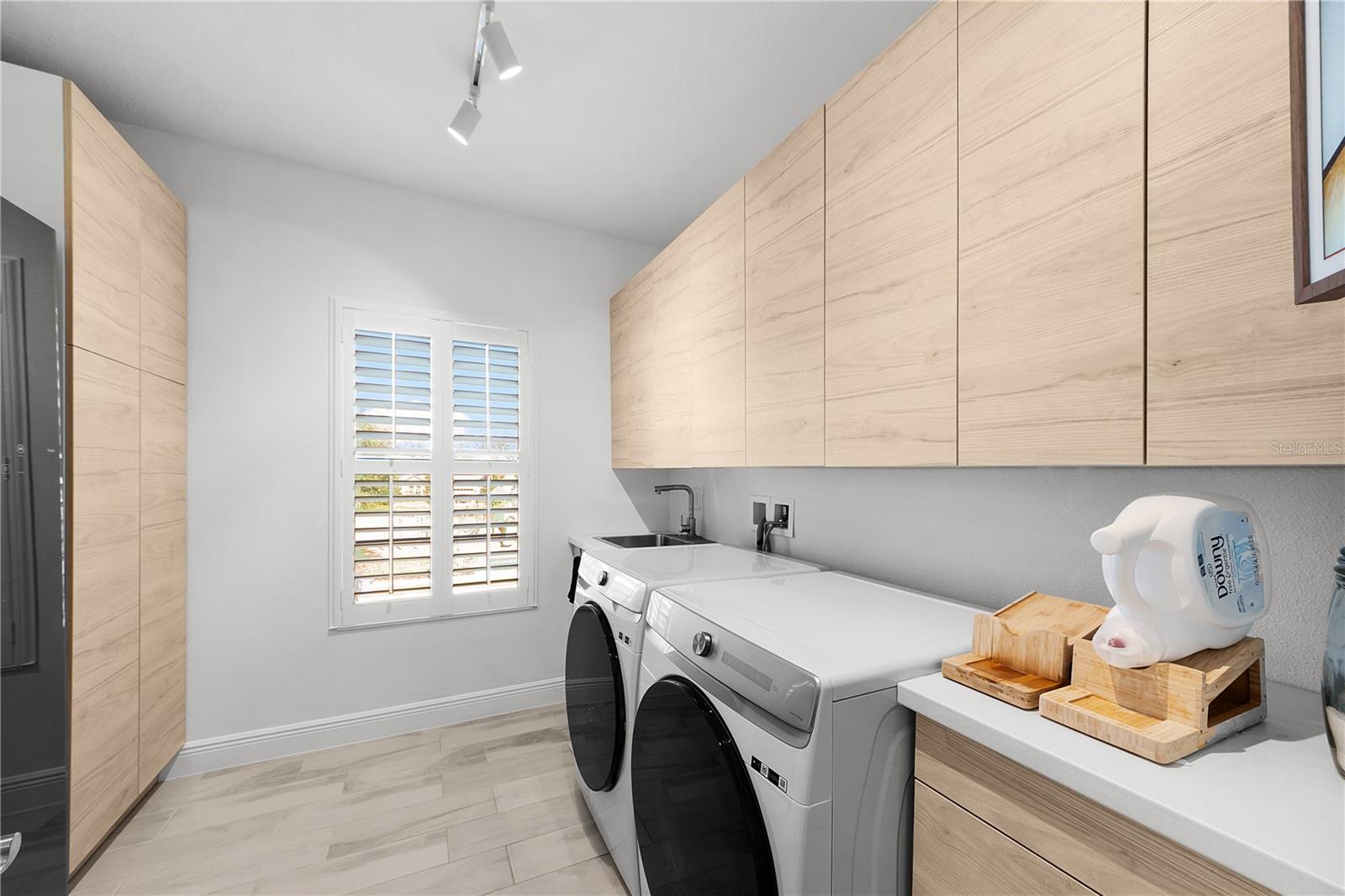 PRISTINE LAKE PRESERVE - Residential