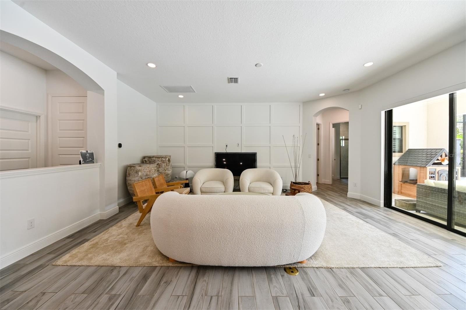 PRISTINE LAKE PRESERVE - Residential