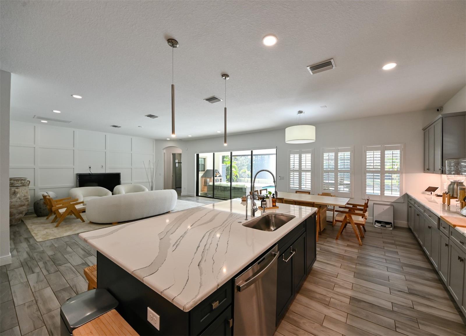 PRISTINE LAKE PRESERVE - Residential