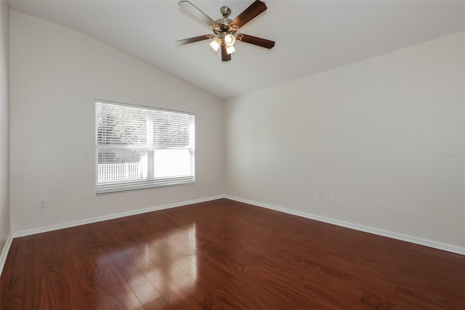 LEXINGTON OAKS - Residential