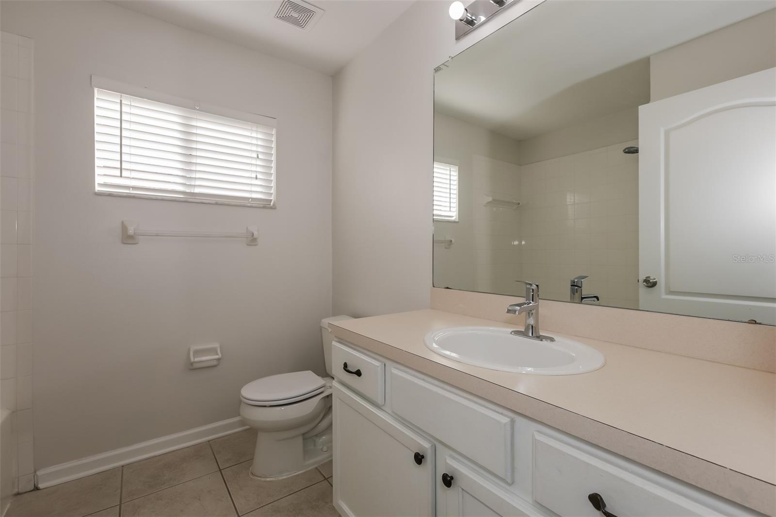 LEXINGTON OAKS - Residential