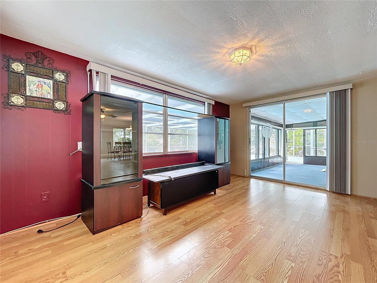 BAY BREEZE ESTATES - Residential