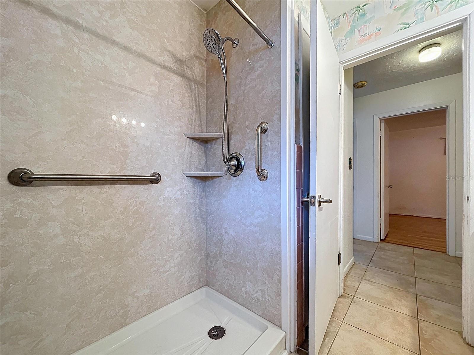 BAY BREEZE ESTATES - Residential