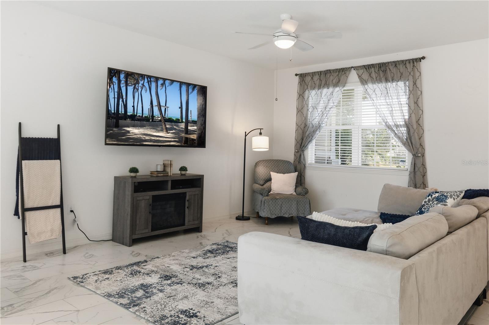 VINEYARDS/HORIZONS WEST PH 4 - Residential