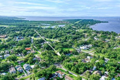 A home in OLDSMAR