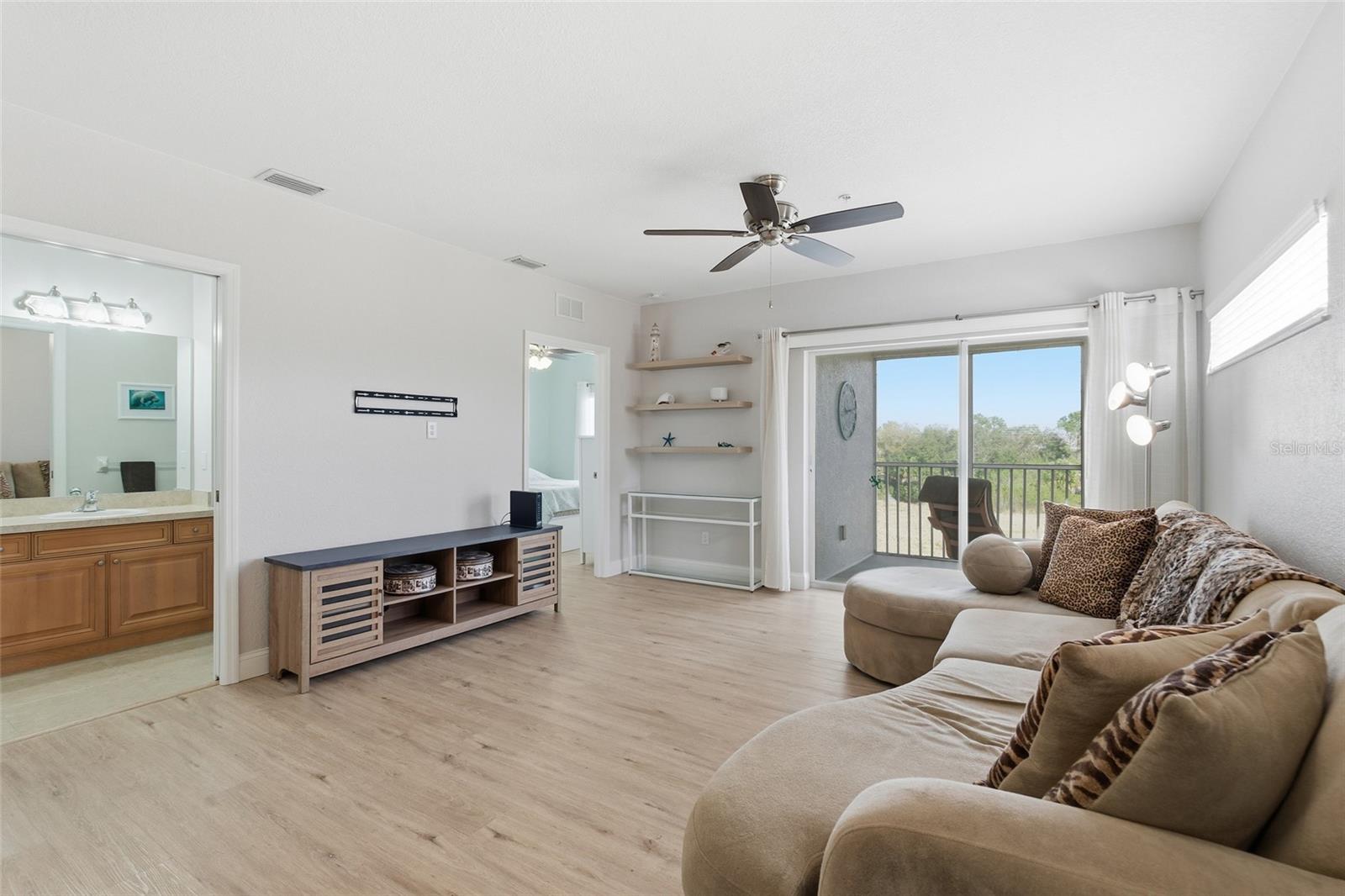 LAKE VIEW CONDO/HERITAGE LAKE PARK - Residential