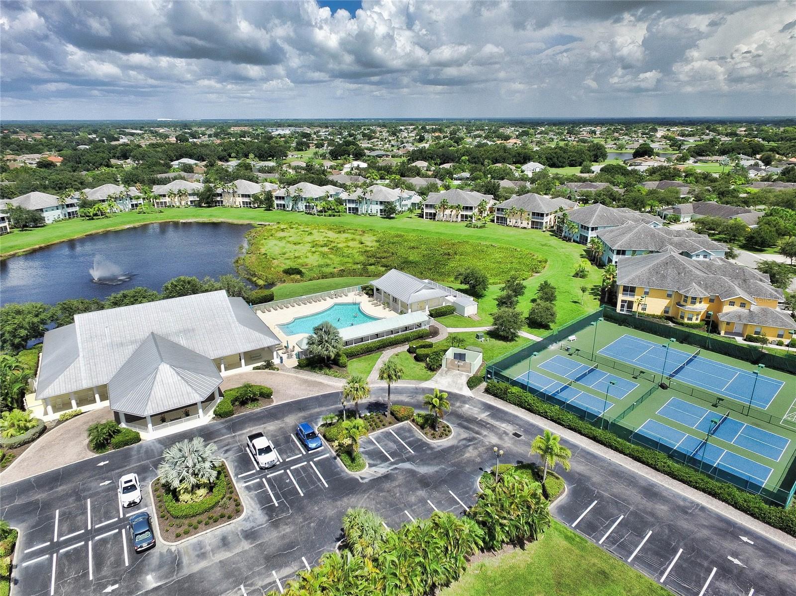 LAKE VIEW CONDO/HERITAGE LAKE PARK - Residential