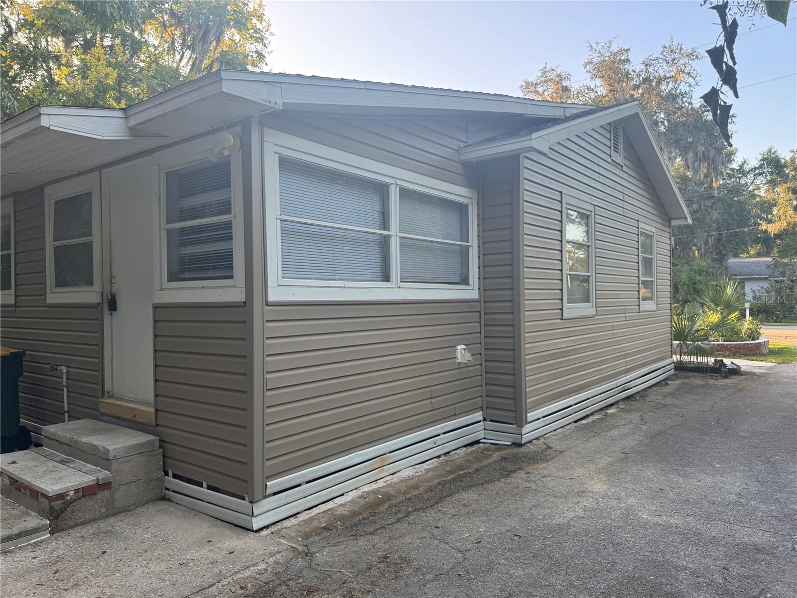 003185 - UNREC TRACTS IN 16-19S-20E - Residential