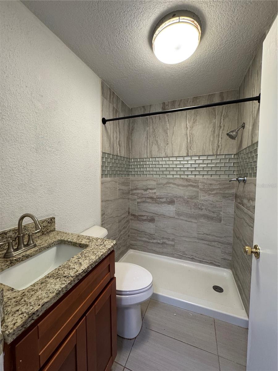 003185 - UNREC TRACTS IN 16-19S-20E - Residential