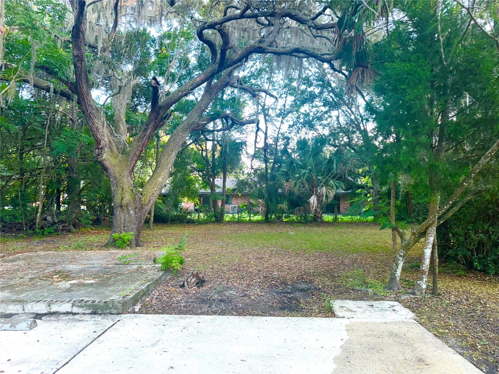 003185 - UNREC TRACTS IN 16-19S-20E - Residential