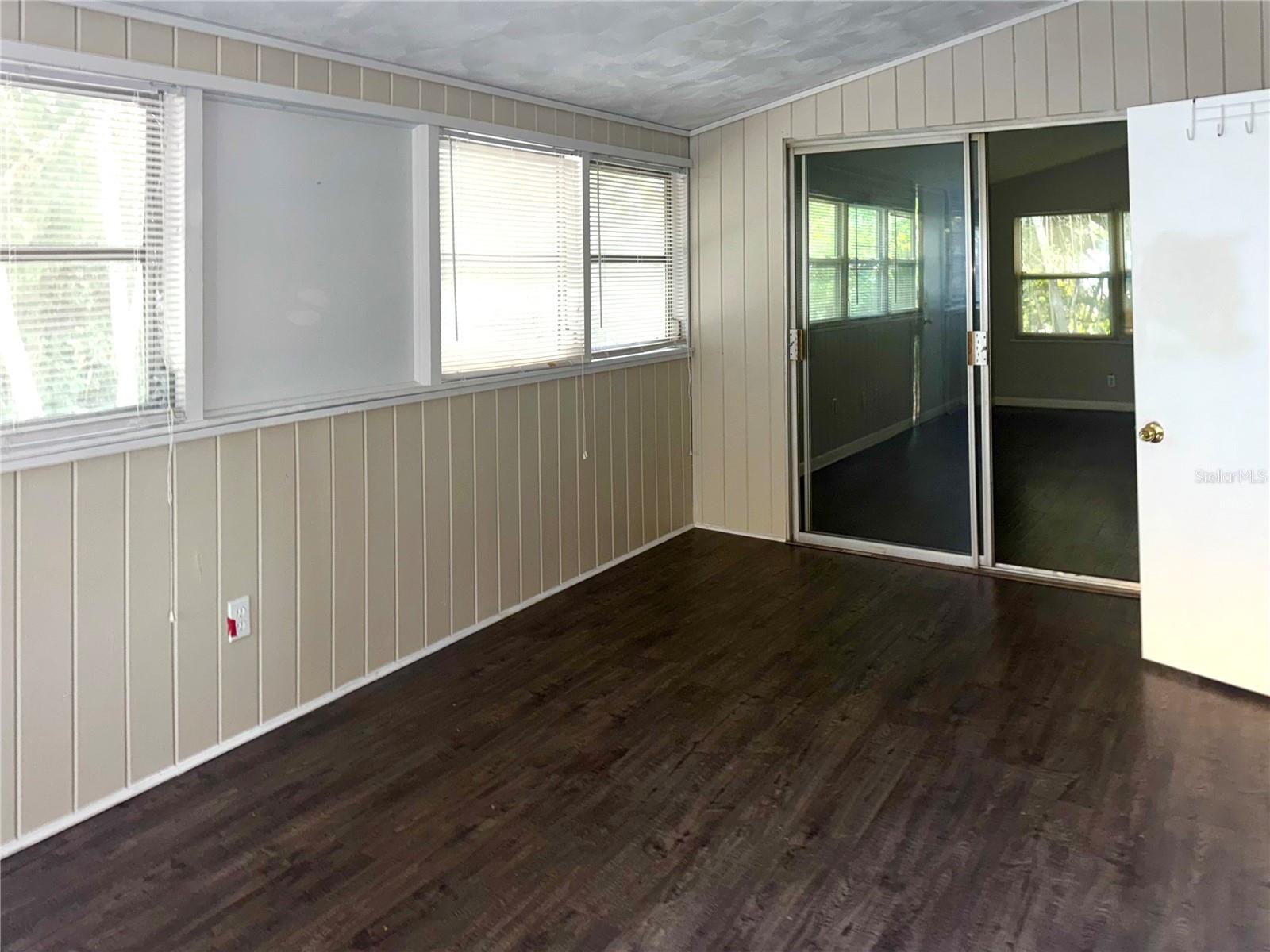 003185 - UNREC TRACTS IN 16-19S-20E - Residential