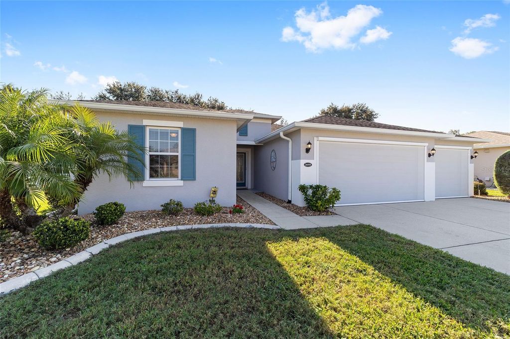 Photo of 26555 Manassas Drive, Leesburg, FL 34748 (MLS # G5104692)