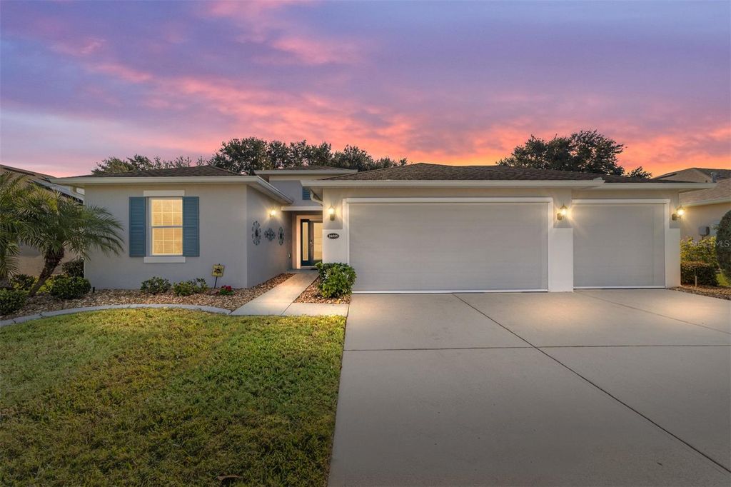 Photo of 26555 Manassas Drive, Leesburg, FL 34748 (MLS # G5104692)