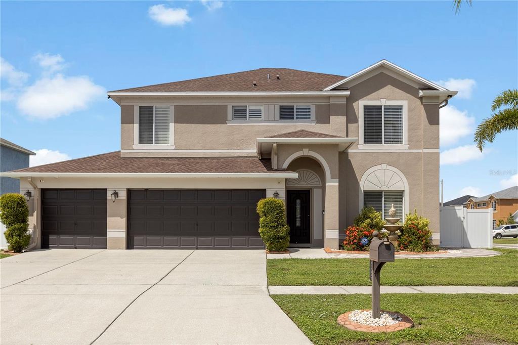 Photo of 12608 Longcrest Drive, Riverview, FL 33579 (MLS # TB8425654)