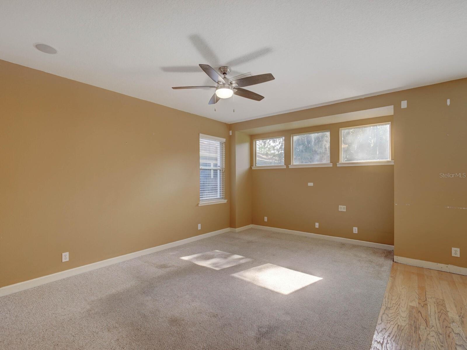 CREEKSIDE ON BELCHER - Residential