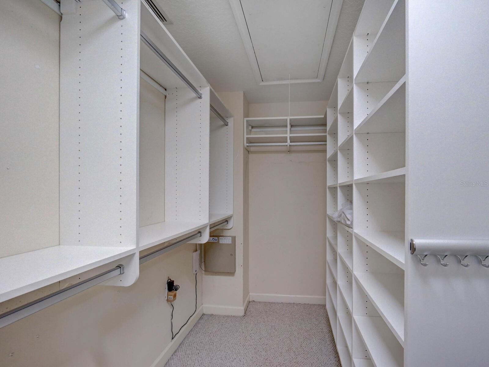 CREEKSIDE ON BELCHER - Residential