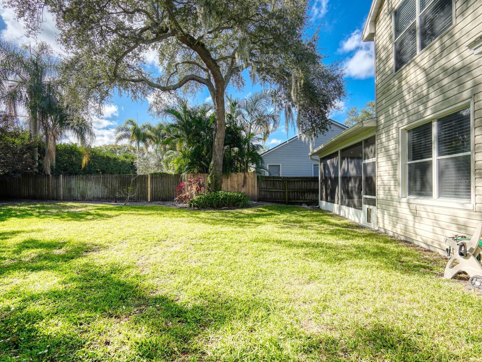 CREEKSIDE ON BELCHER - Residential