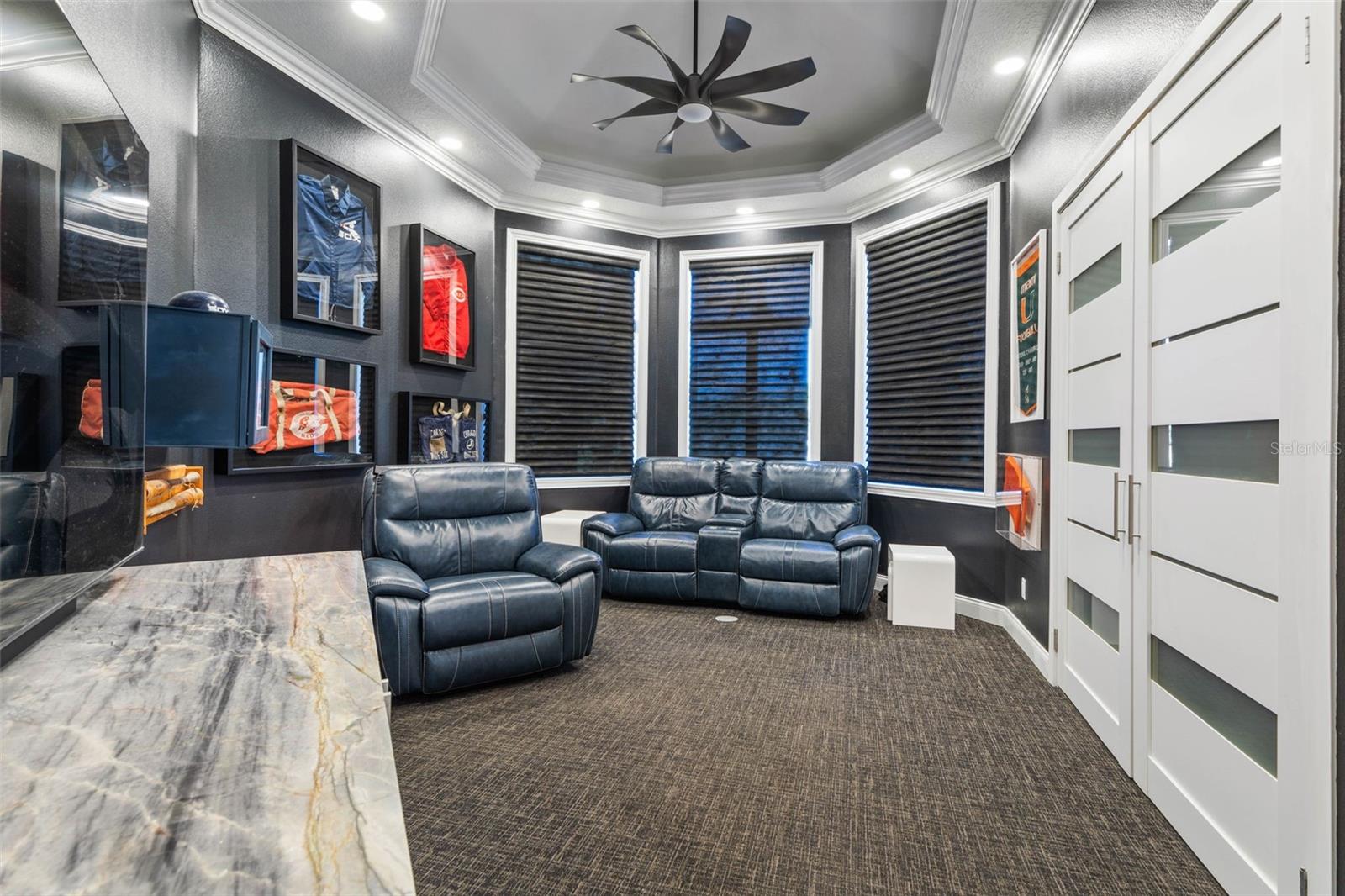 ISLAND ESTATES - Residential