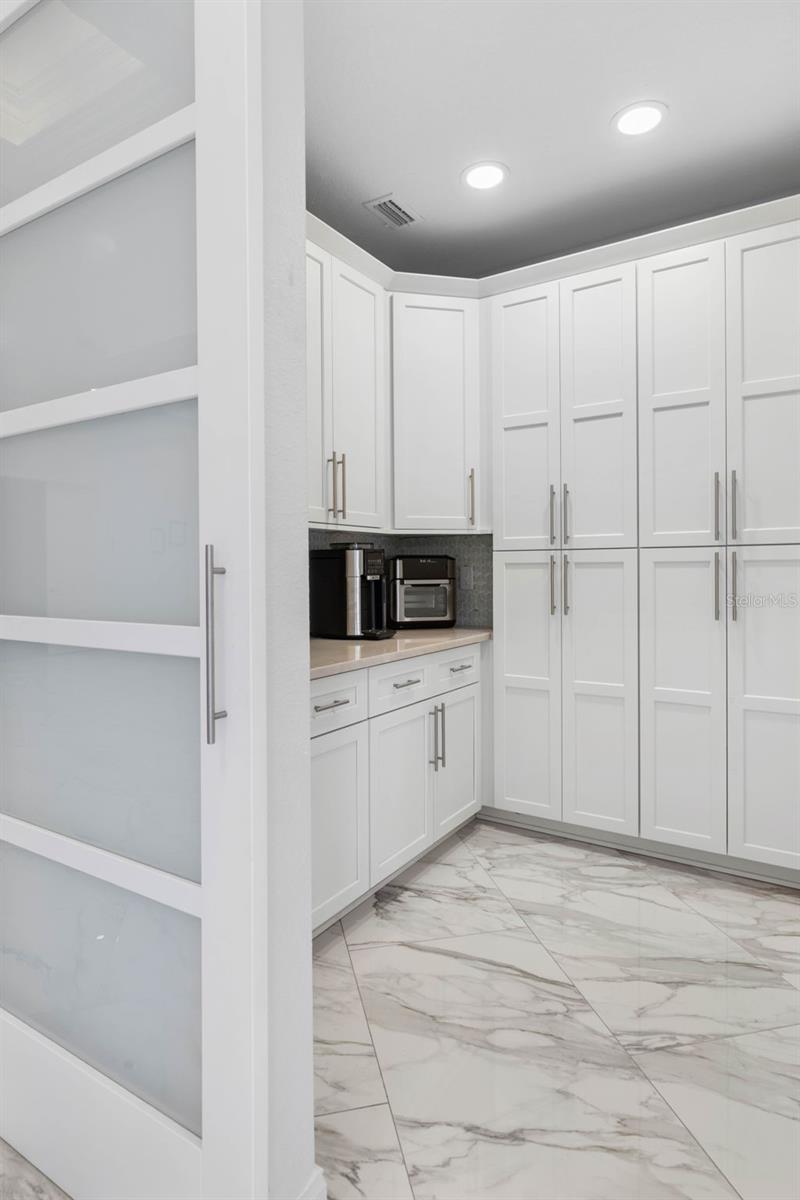 ISLAND ESTATES - Residential