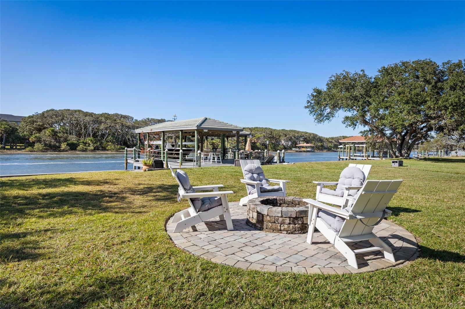 ISLAND ESTATES - Residential