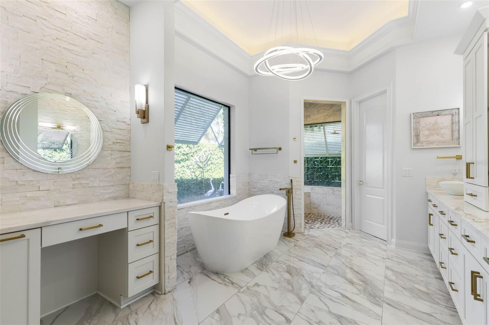 ISLAND ESTATES - Residential