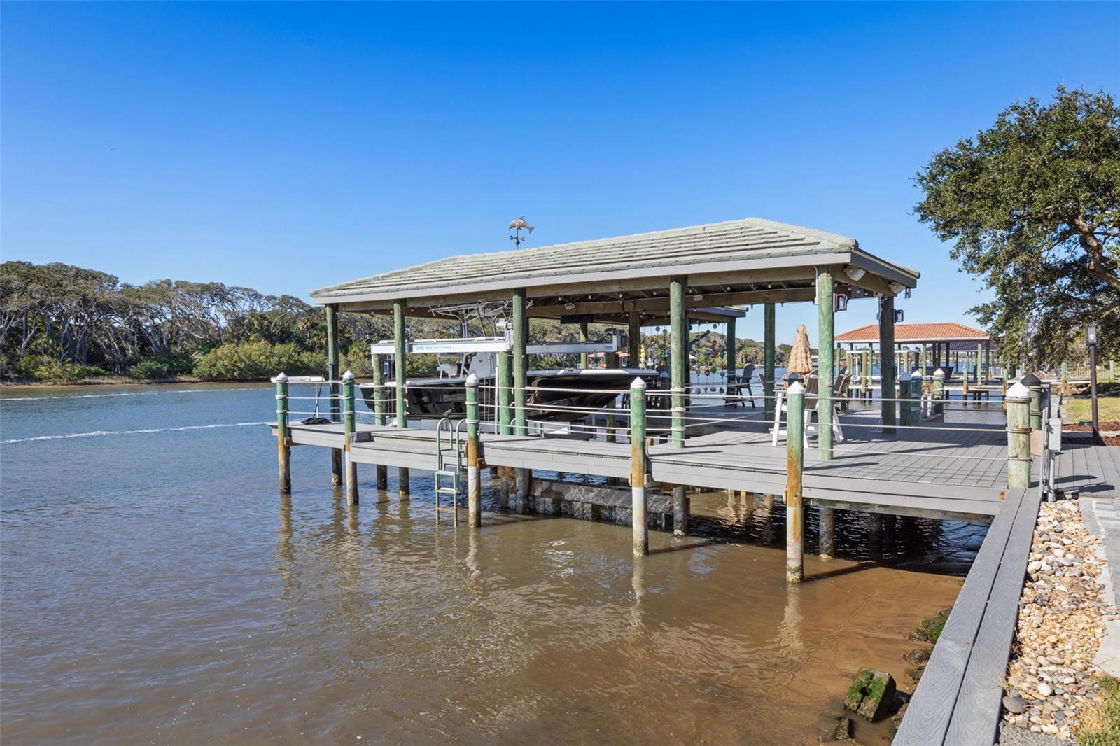 ISLAND ESTATES - Residential