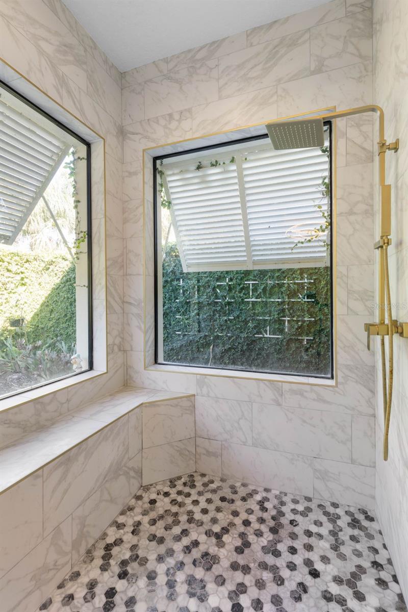 ISLAND ESTATES - Residential