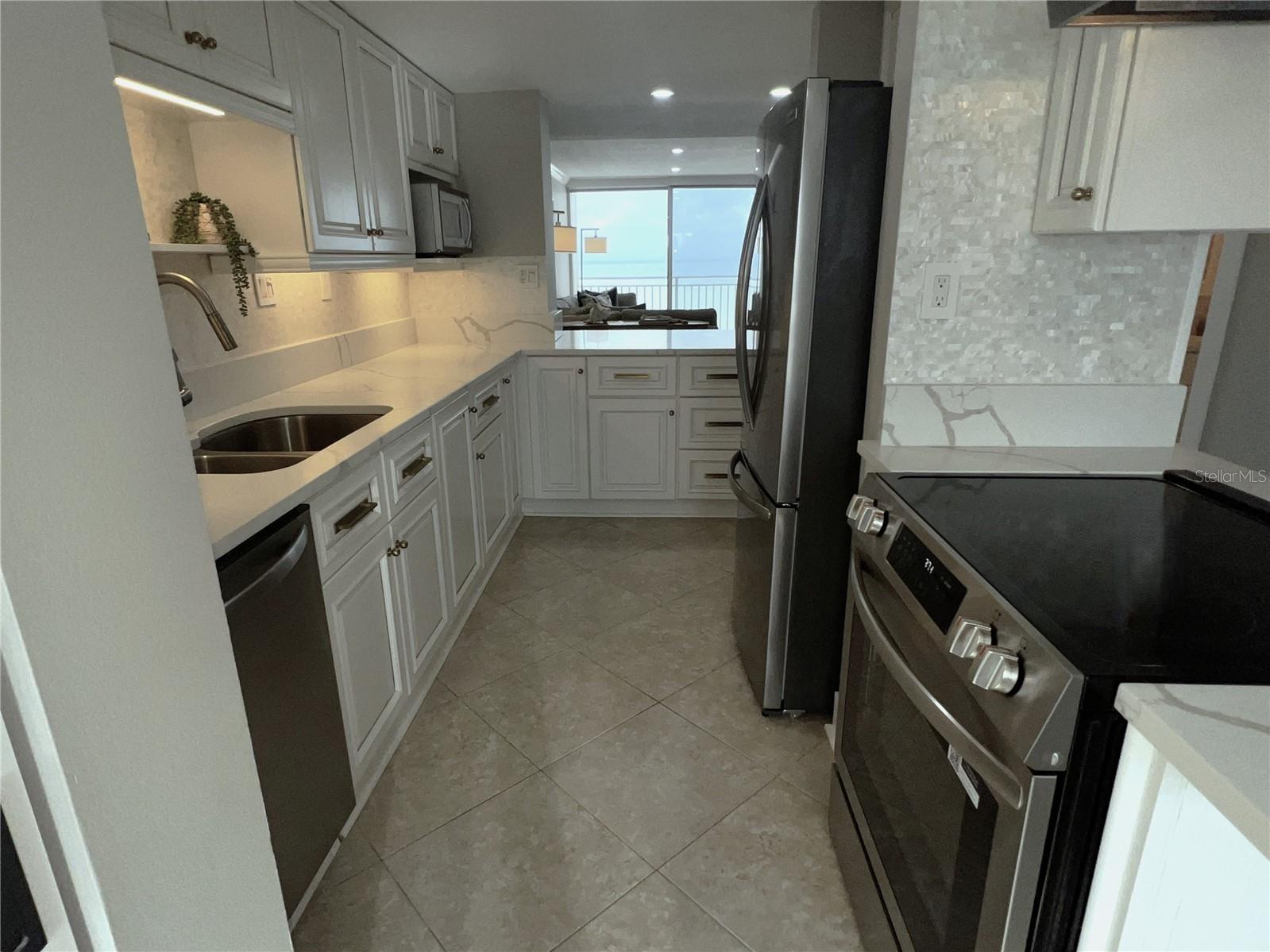 2401 S ATLANTIC AVENUE D304