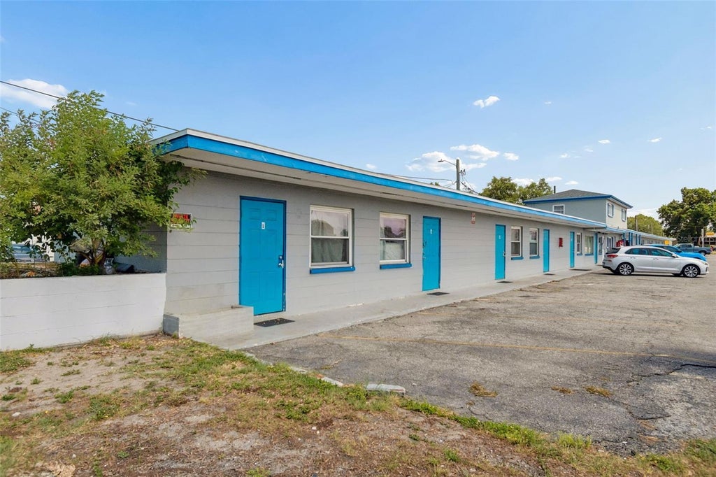 Photo of 6409 S Dale Mabry Highway, Tampa, FL 33611 (MLS # OM726597)