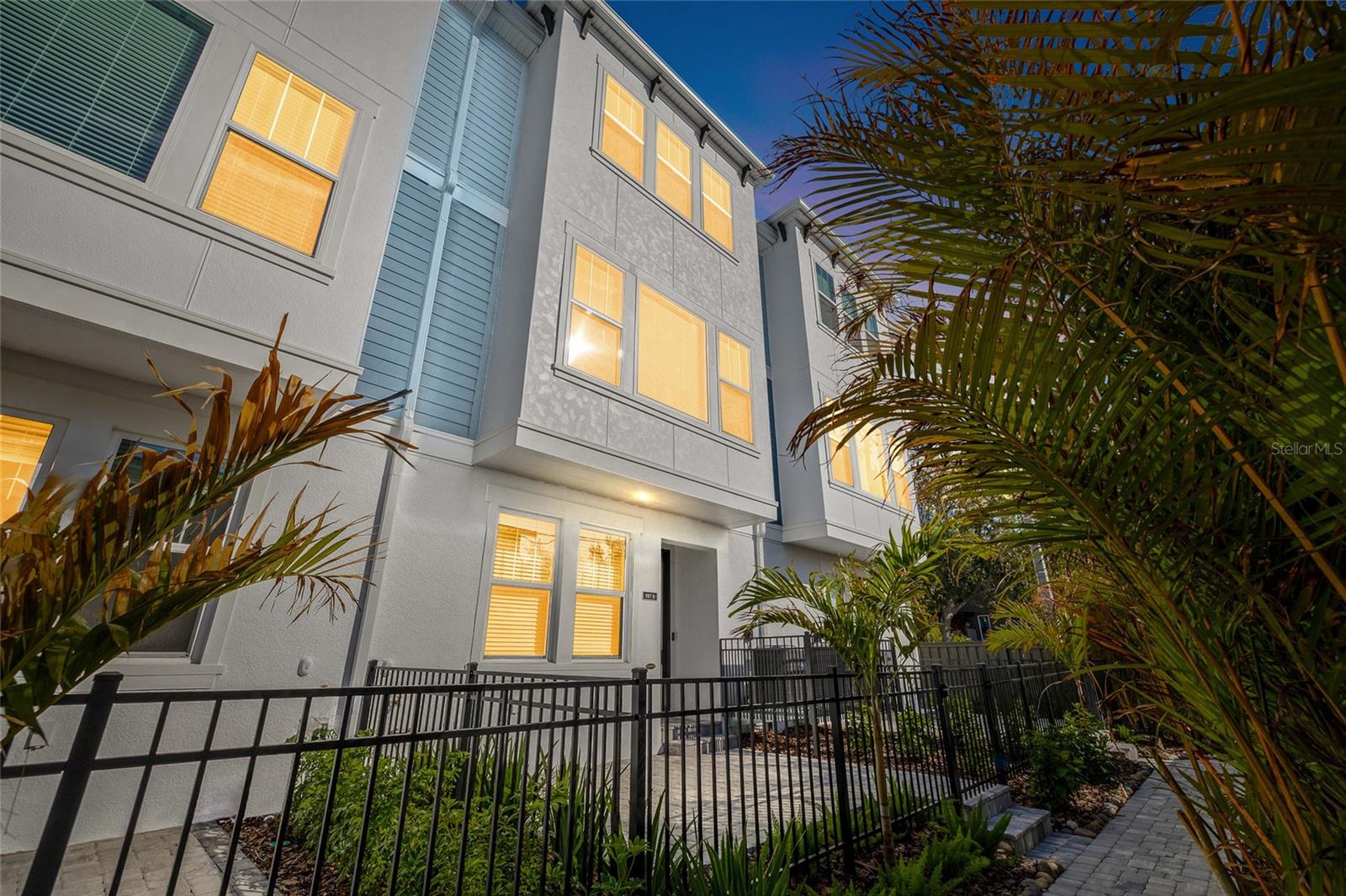 APEX AT SEMINOLE HEIGHTS - Residential Lease