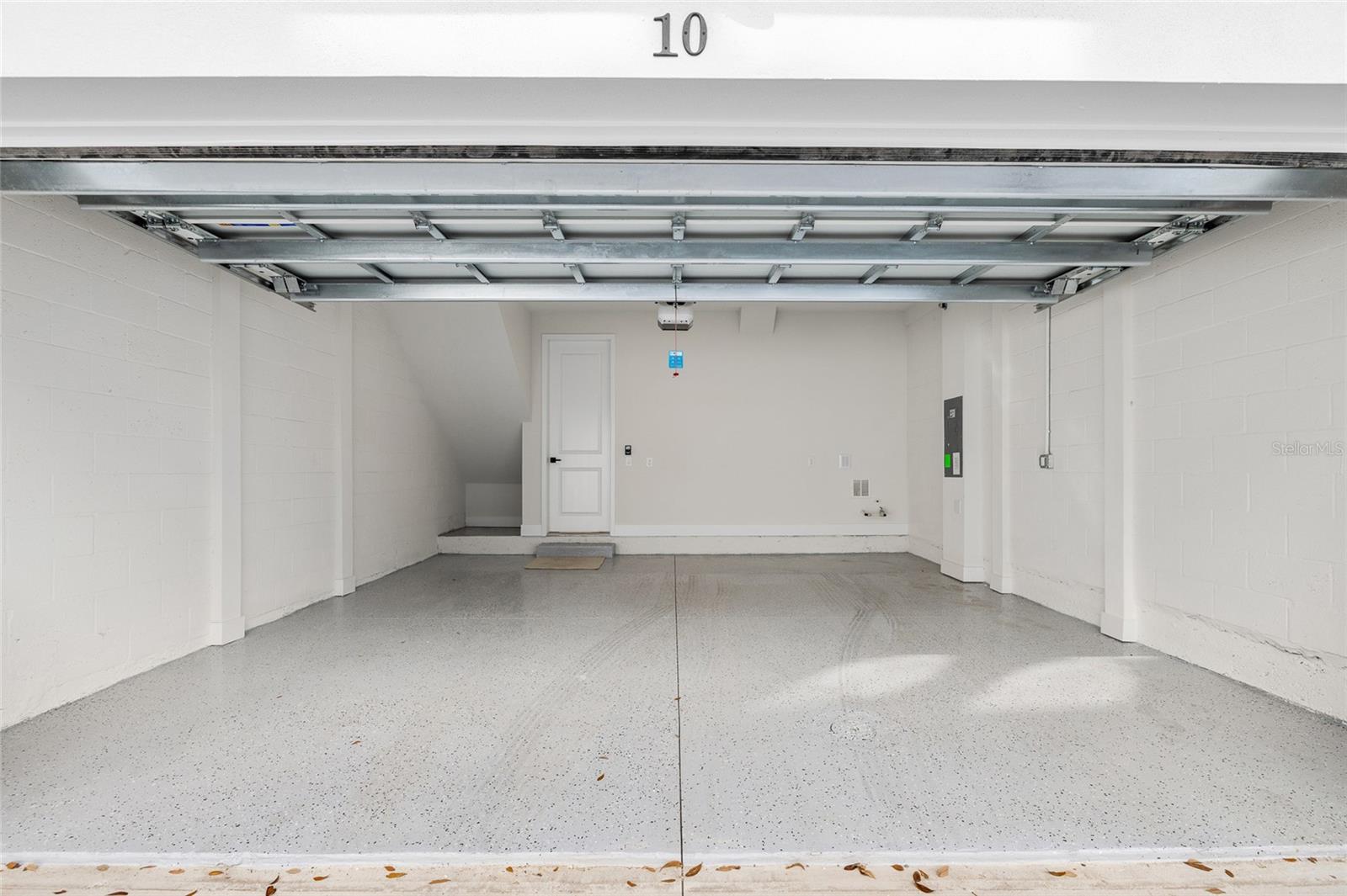 APEX AT SEMINOLE HEIGHTS - Residential Lease