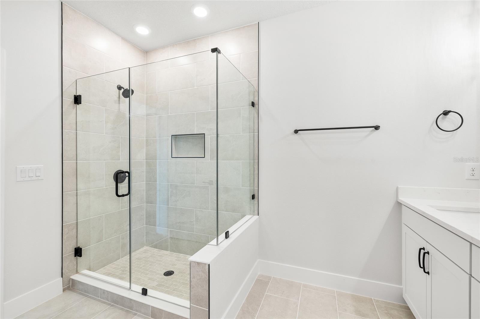 APEX AT SEMINOLE HEIGHTS - Residential Lease