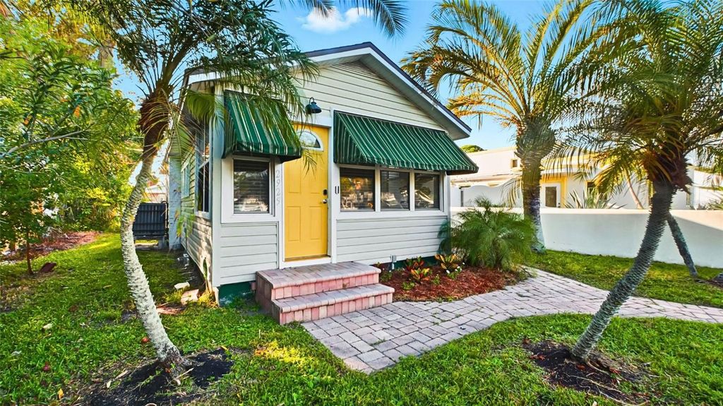 Photo of 2925 Clinton Street S, Gulfport, FL 33707 (MLS # TB8440091)