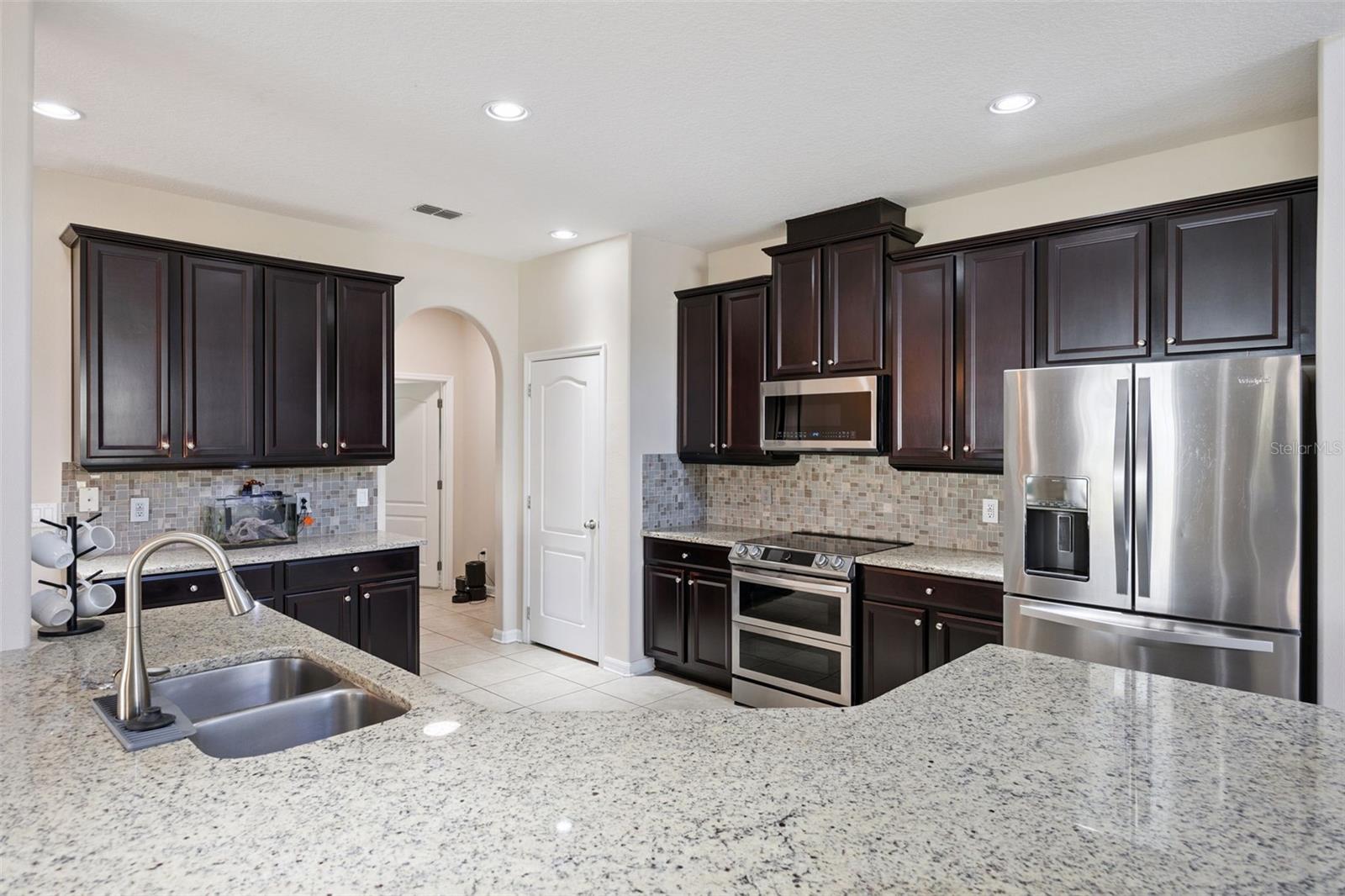 1501 PRAIRIE OAKS DRIVE