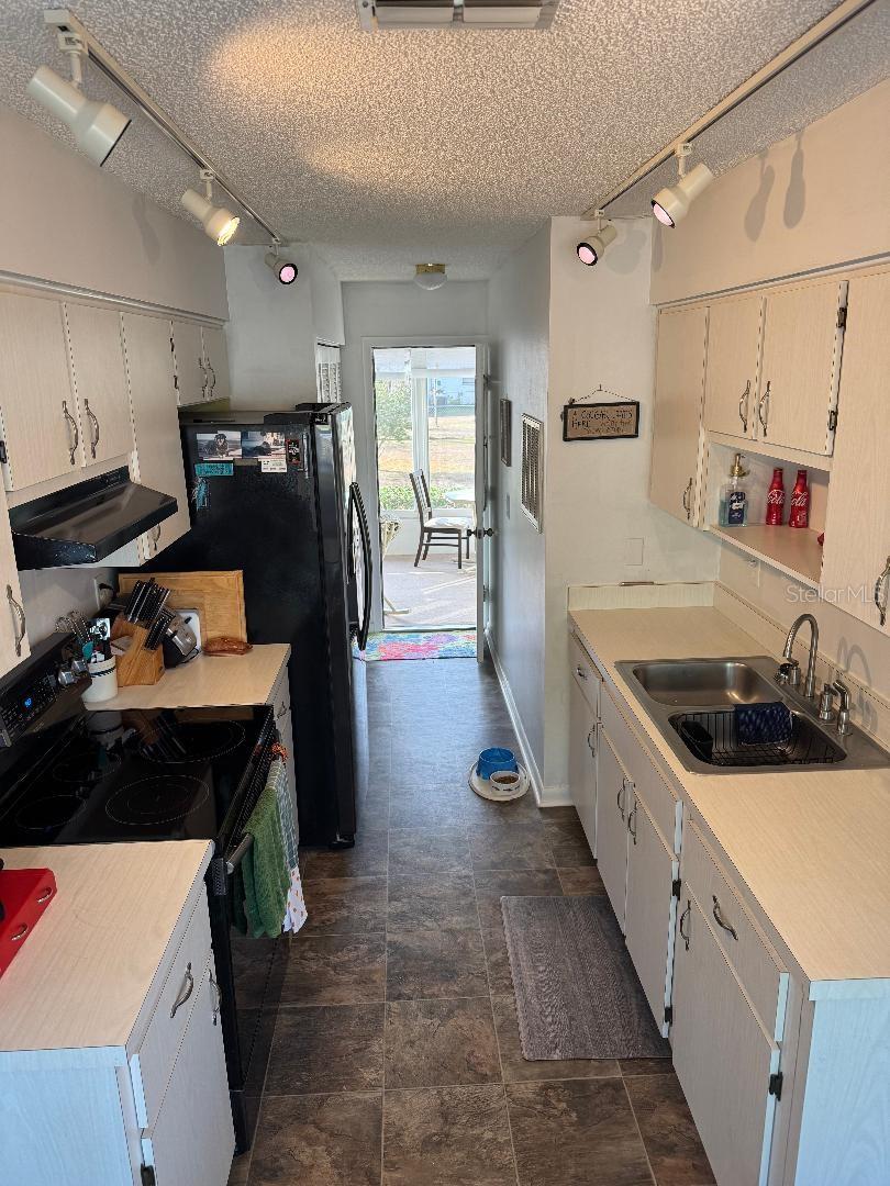 RAINBOW LAKES ESTATE - Residential