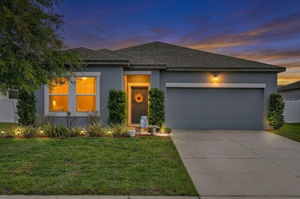 Photo of 1019 Landing Lane, Deltona, FL 32738 (MLS # V4948356)