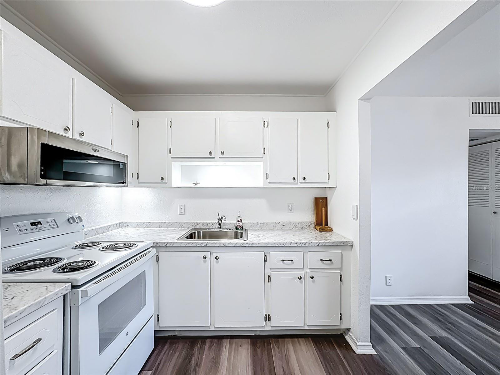 BEDFORD E CONDO - Residential