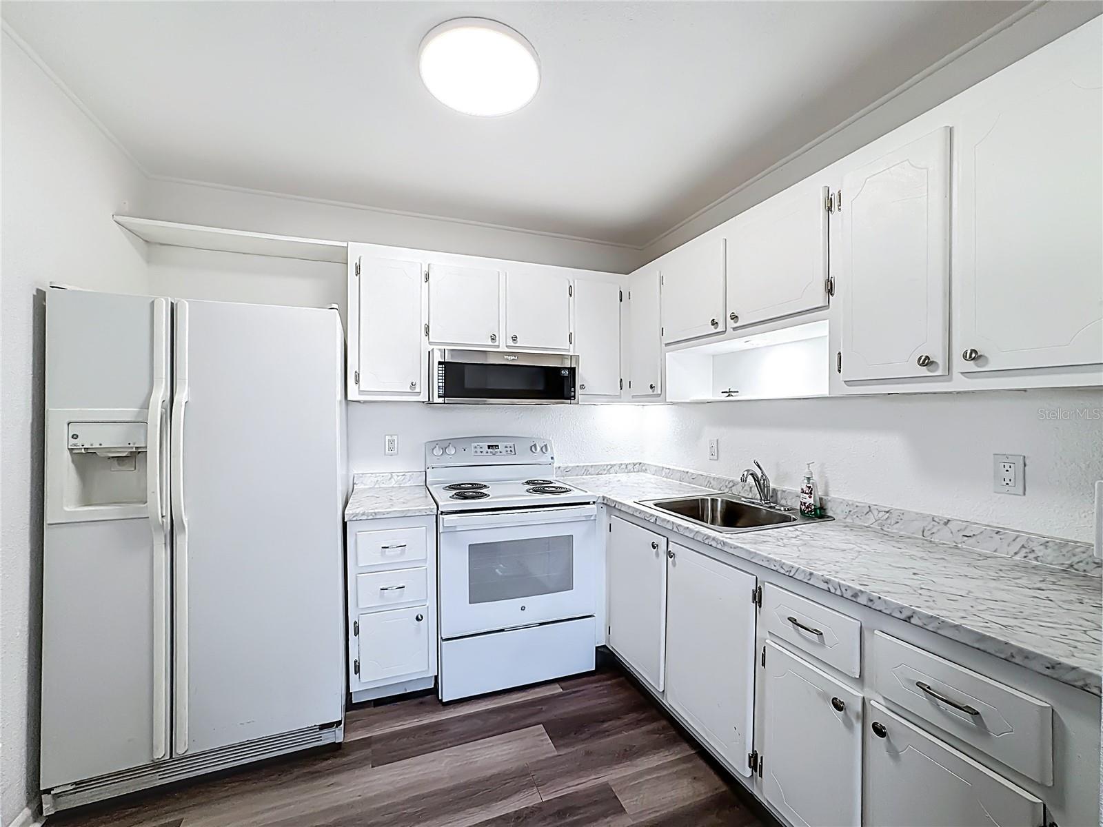 BEDFORD E CONDO - Residential