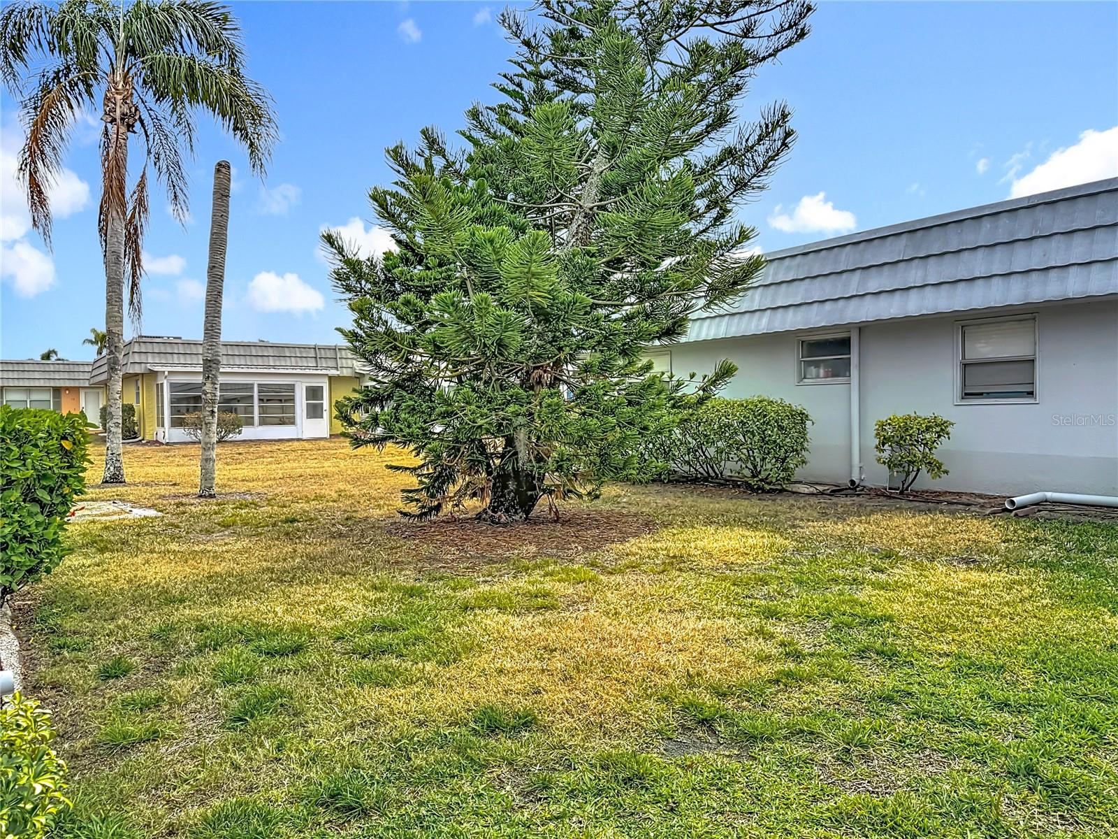 BEDFORD E CONDO - Residential