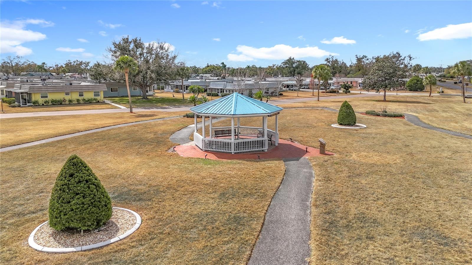 BEDFORD E CONDO - Residential