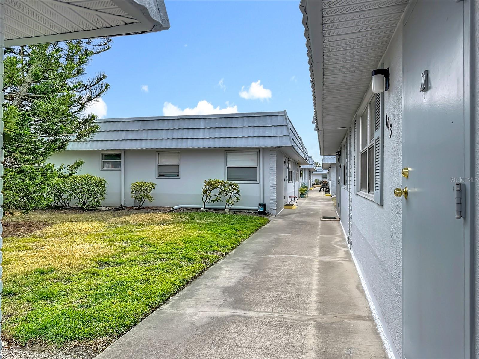 BEDFORD E CONDO - Residential