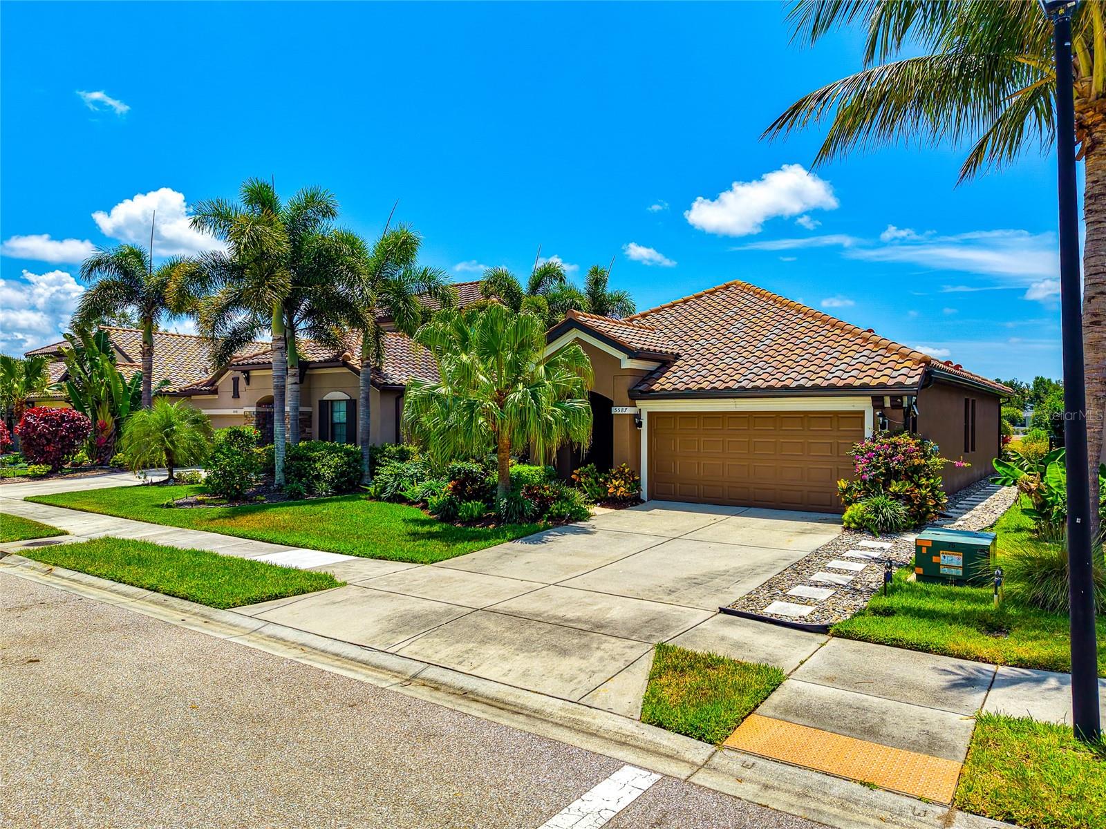 ASHTON PALMS - Residential