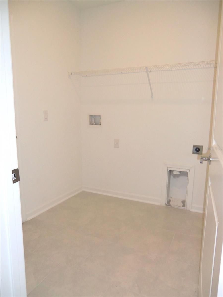 CASCADES PHASES 1A AND 1B PB 193 PG 37-52 BLK 52 L - Residential Lease