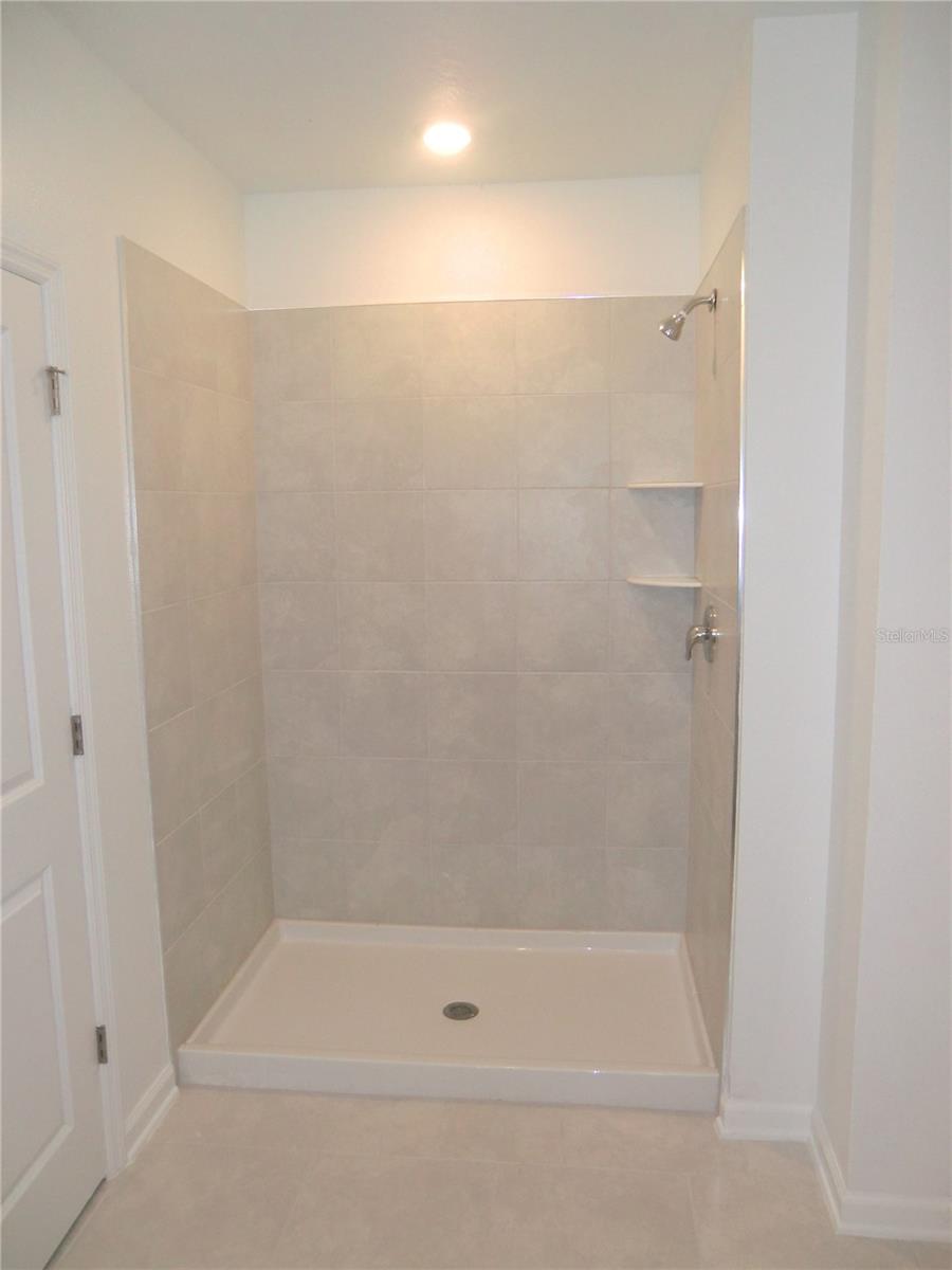 CASCADES PHASES 1A AND 1B PB 193 PG 37-52 BLK 52 L - Residential Lease