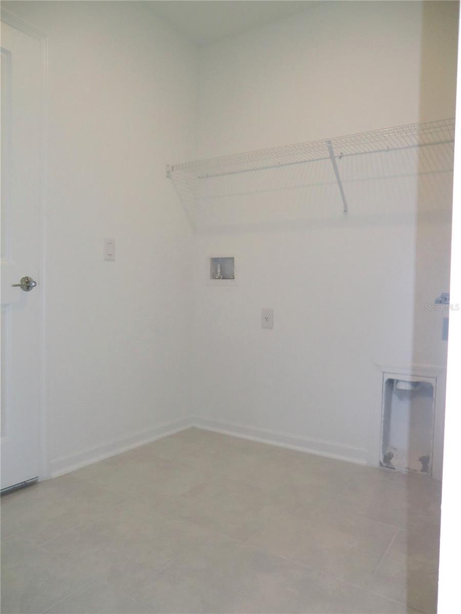 CASCADES PHASES 1A AND 1B PB 193 PG 37-52 BLK 52 L - Residential Lease