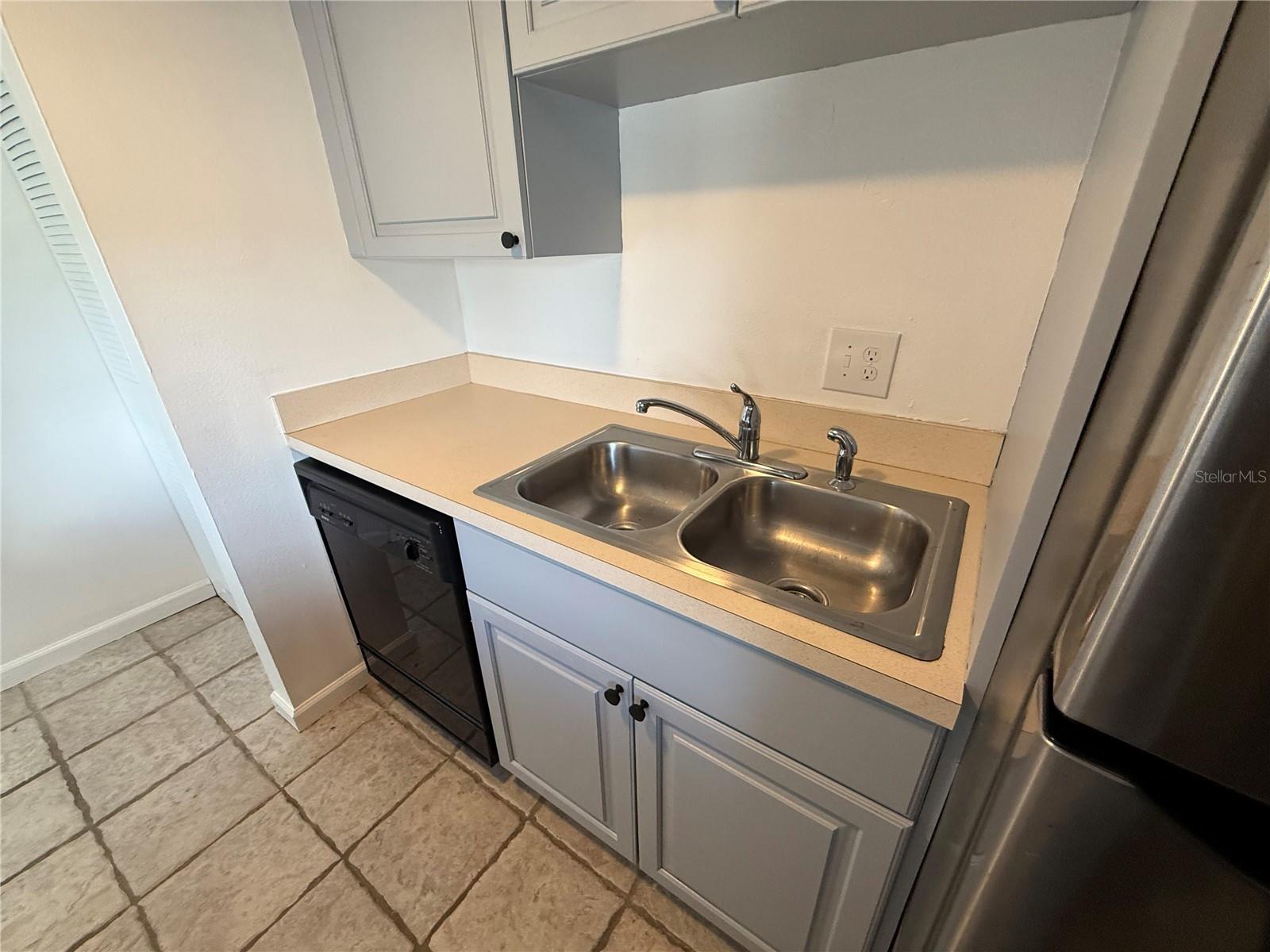 HIDDEN LAKE VILLAGE - Residential