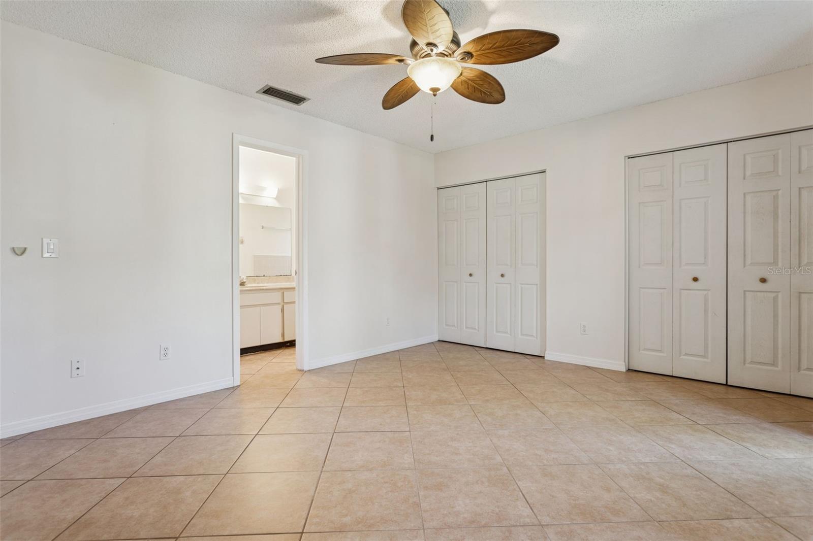 TURTLE LAKES - Residential Lease