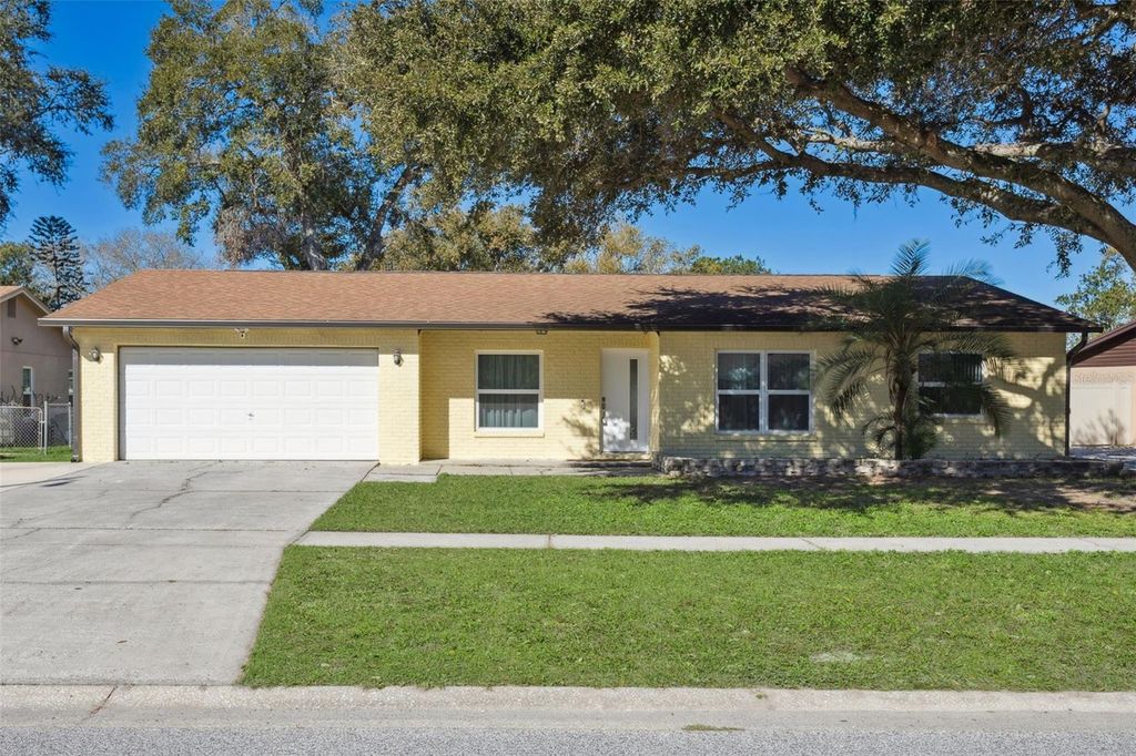 Photo of 1255 Foggy Ridge Parkway, Lutz, FL 33559 (MLS # TB8466830)