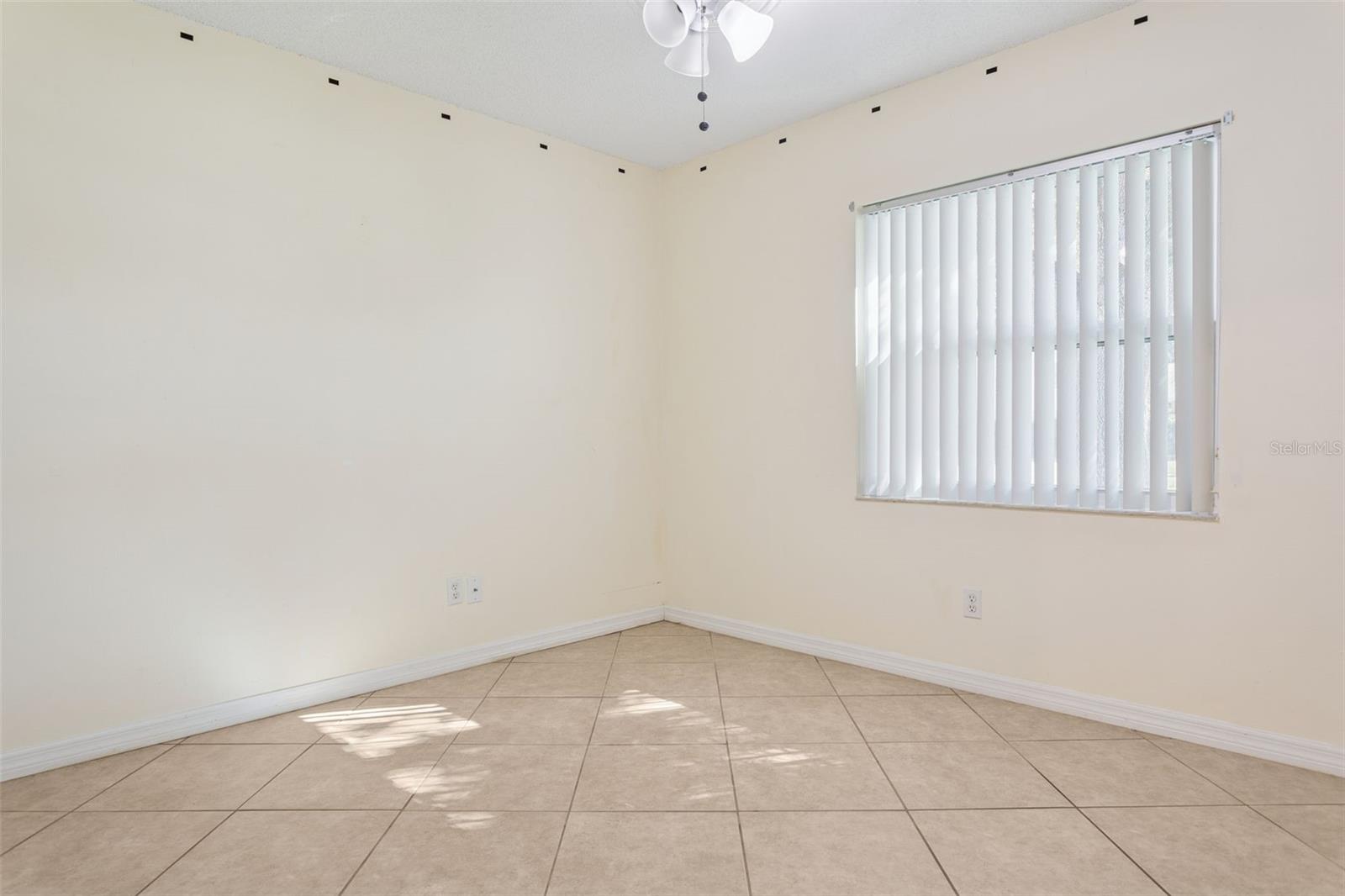 TURTLE LAKES - Residential Lease