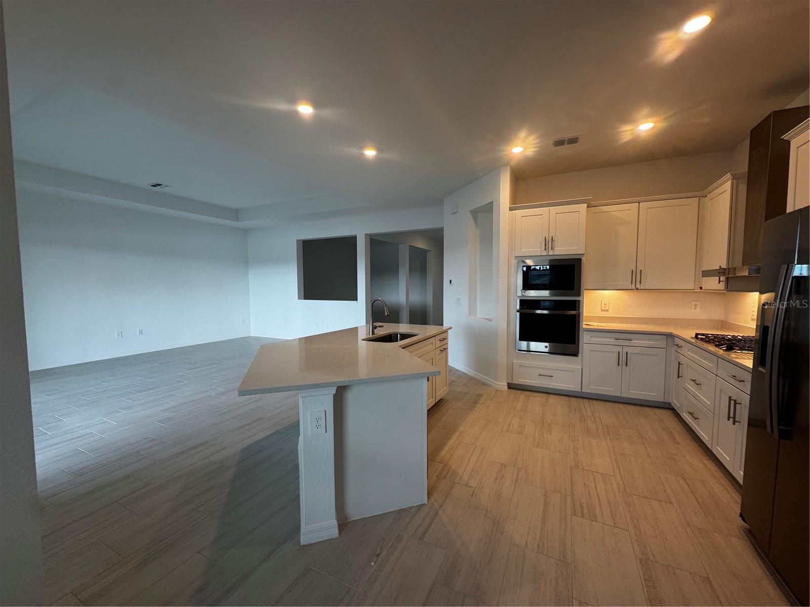 CALUSA COUNTRY CLUB - Residential
